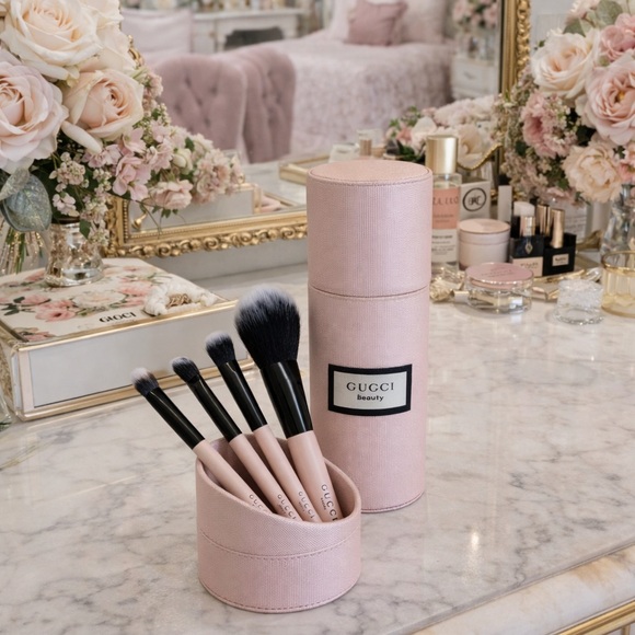 Gucci Other - Gucci Beauty Pink Makeup Brush with Travel Case 5pc Set